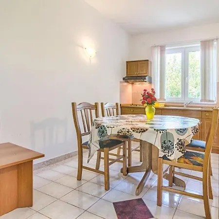 In With Terrace, Air Conditioning, Wi-fi * Medulin