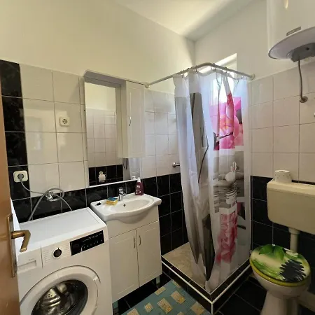 In With Terrace, Air Conditioning, Wi-fi Apartment