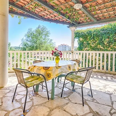 In With Terrace, Air Conditioning, Wi-fi