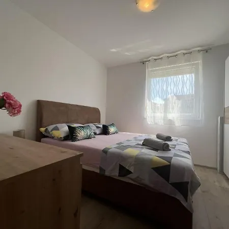 In With Terrace, Air Conditioning, Wi-fi